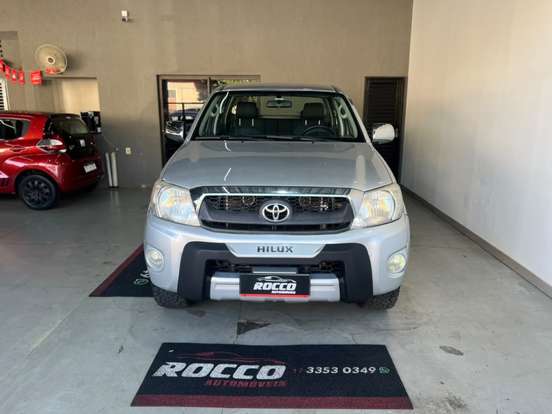 TOYOTA-HILUX-2010