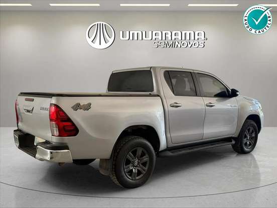 TOYOTA-HILUX-2.8 D-4D TURBO DIESEL CD SR 4X4 AUTOMÁTICO TOYOTA-HILUX-2025