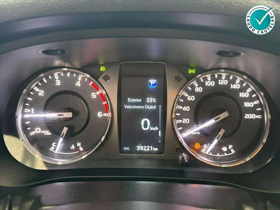 TOYOTA-HILUX-2025