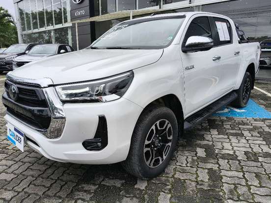 TOYOTA-HILUX-2.8 D-4D TURBO DIESEL CD SRX 4X4 AUTOMÁTICO TOYOTA-HILUX-2023