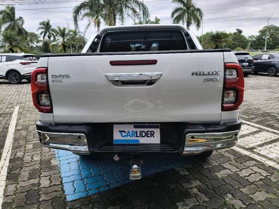 TOYOTA-HILUX-2023