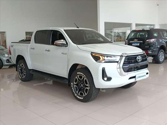 TOYOTA-HILUX-2.8 D-4D TURBO DIESEL CD SRX 4X4 AUTOMÁTICO TOYOTA-HILUX-2022