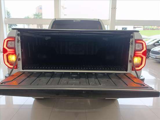 TOYOTA-HILUX-2022