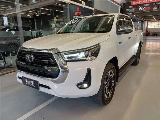 TOYOTA-HILUX-2023