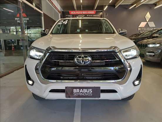 TOYOTA-HILUX-2023