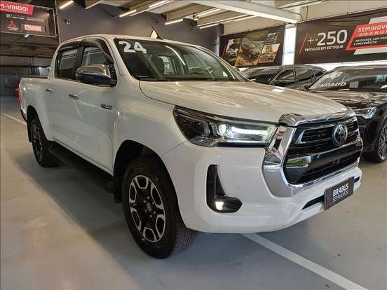 TOYOTA-HILUX-2.8 D-4D TURBO DIESEL CD SRX 4X4 AUTOMÁTICO TOYOTA-HILUX-2023