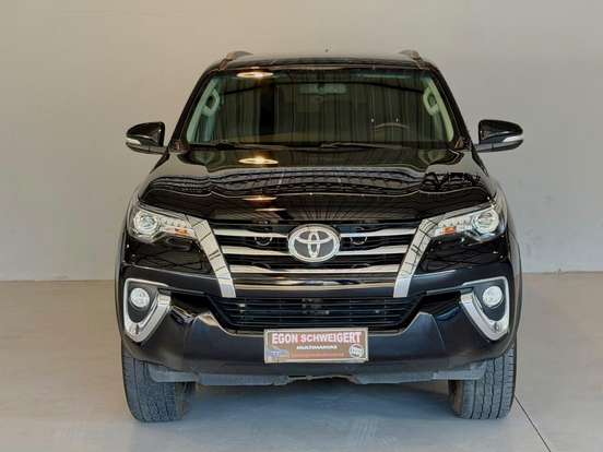 TOYOTA-HILUX-2016