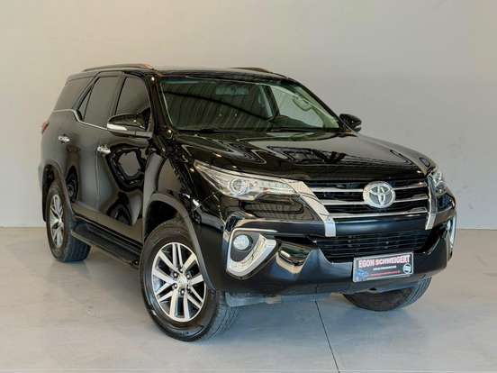 TOYOTA-HILUX-2016