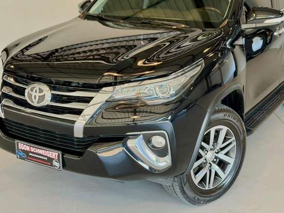 TOYOTA-HILUX-2016