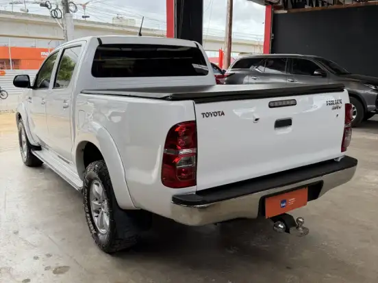 TOYOTA-HILUX-3.0 SRV 4X4 CD 16V TURBO INTERCOOLER DIESEL 4P AUTOMÁTICO TOYOTA-HILUX-2013