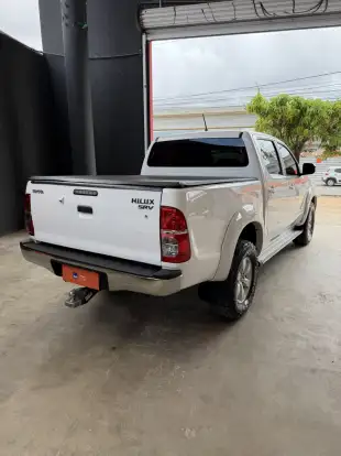 TOYOTA-HILUX-2013