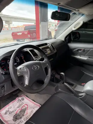 TOYOTA-HILUX-2013