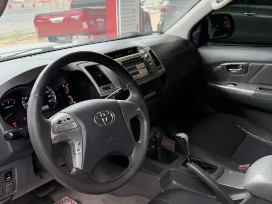 TOYOTA-HILUX-3.0 SRV 4X4 CD 16V TURBO INTERCOOLER DIESEL 4P AUTOMÁTICO TOYOTA-HILUX-2013