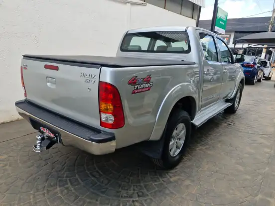 TOYOTA-HILUX-3.0 SRV 4X4 CD 16V TURBO INTERCOOLER DIESEL 4P AUTOMÁTICO TOYOTA-HILUX-2010