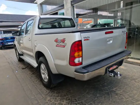 TOYOTA-HILUX-3.0 SRV 4X4 CD 16V TURBO INTERCOOLER DIESEL 4P AUTOMÁTICO TOYOTA-HILUX-2010