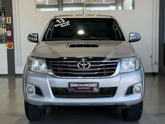 TOYOTA-HILUX-2012