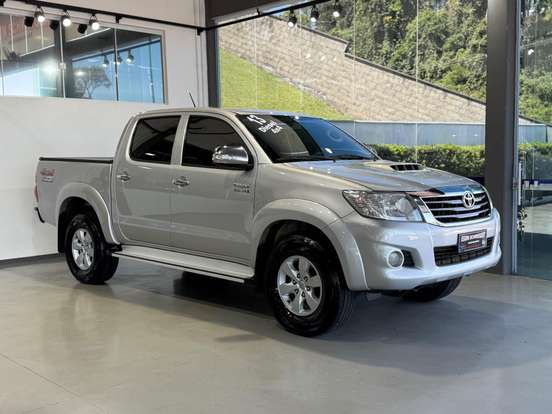 TOYOTA-HILUX-2012