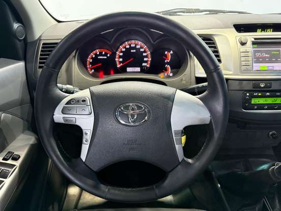 TOYOTA-HILUX-2012