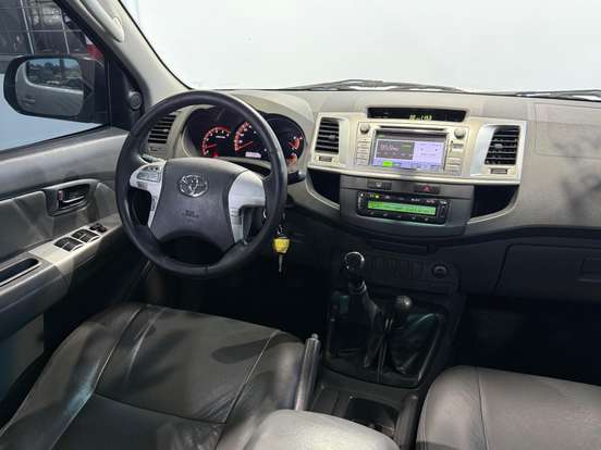 TOYOTA-HILUX-3.0 SRV 4X4 CD 16V TURBO INTERCOOLER DIESEL 4P MANUAL TOYOTA-HILUX-2012
