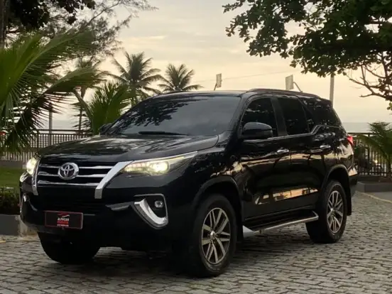 TOYOTA-HILUX SW4-2.8 SRX 4X4 7 LUGARES 16V TURBO INTERCOOLER DIESEL 4P AUTOMÁTICO TOYOTA-HILUX SW4-2019