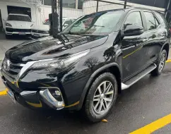 TOYOTA HILUX SW4 2.8 SRX 4X4 7 LUGARES 16V TURBO INTERCOOLER DIESEL 4P AUTOMÁTICO TOYOTA HILUX SW4 2.8 SRX 4X4 7 LUGARES 16V TURBO INTERCOOLER DIESEL 4P AUTOMÁTICO