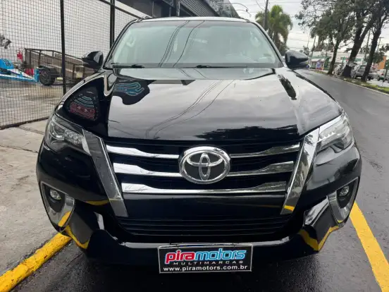 TOYOTA-HILUX SW4-2.8 SRX 4X4 7 LUGARES 16V TURBO INTERCOOLER DIESEL 4P AUTOMÁTICO TOYOTA-HILUX SW4-2020