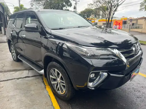 TOYOTA-HILUX SW4-2020
