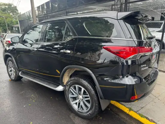 TOYOTA-HILUX SW4-2020