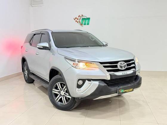TOYOTA HILUX SW4 2.7 SR 4X2 16V FLEX 4P MANUAL