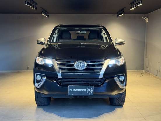 TOYOTA-HILUX SW4-2.7 SRV 7 LUGARES 4X2 16V FLEX 4P AUTOMÁTICO TOYOTA-HILUX SW4-2019