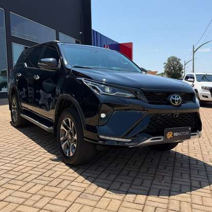 TOYOTA-HILUX SW4-2024