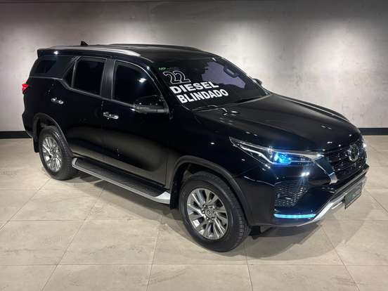 TOYOTA-HILUX SW4-2.8 D-4D TURBO DIESEL SRX 4X4 AUTOMÁTICO TOYOTA-HILUX SW4-2022