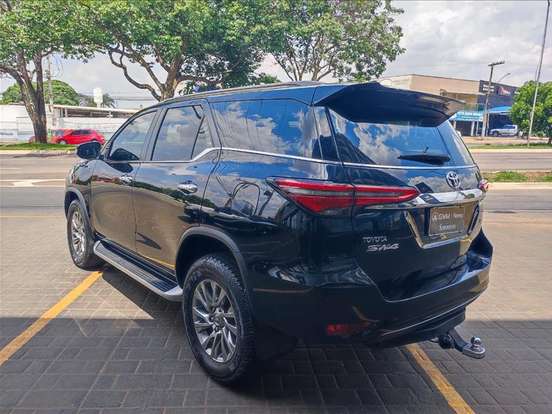 TOYOTA-HILUX SW4-2.8 D-4D TURBO DIESEL SRX 4X4 AUTOMÁTICO TOYOTA-HILUX SW4-2021
