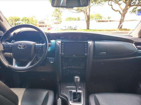 TOYOTA-HILUX SW4-2.8 D-4D TURBO DIESEL SRX 4X4 AUTOMÁTICO TOYOTA-HILUX SW4-2021