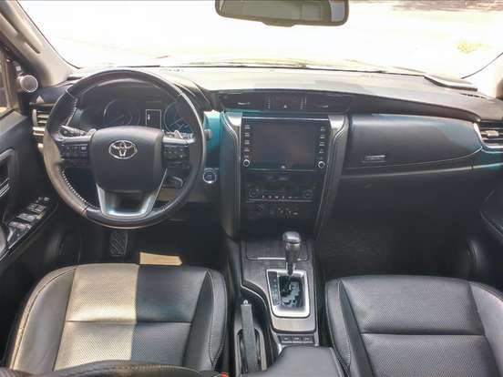 TOYOTA-HILUX SW4-2.8 D-4D TURBO DIESEL SRX 4X4 AUTOMÁTICO TOYOTA-HILUX SW4-2021
