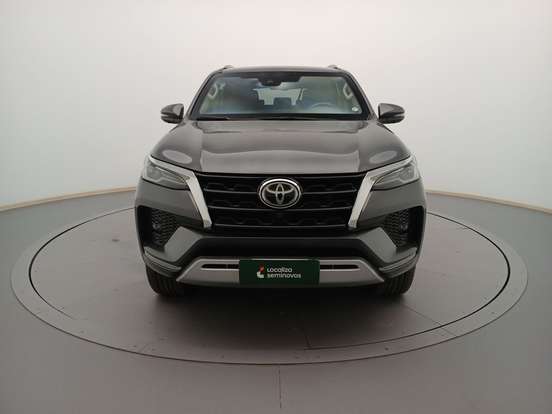 TOYOTA-HILUX SW4-2.8 D-4D TURBO DIESEL SRX 7L 4X4 AUTOMÁTICO TOYOTA-HILUX SW4-2023