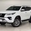 TOYOTA HILUX SW4 2.8 D-4D TURBO DIESEL SRX 7L 4X4 AUTOMÁTICO TOYOTA HILUX SW4 2.8 D-4D TURBO DIESEL SRX 7L 4X4 AUTOMÁTICO