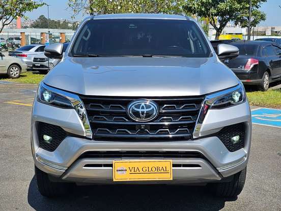 TOYOTA-HILUX SW4-2022