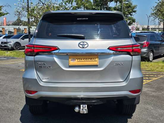 TOYOTA-HILUX SW4-2022