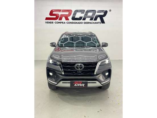TOYOTA-HILUX SW4-2.8 D-4D TURBO DIESEL SRX 7L 4X4 AUTOMÁTICO TOYOTA-HILUX SW4-2023
