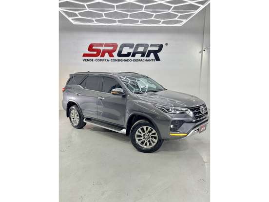TOYOTA-HILUX SW4-2023