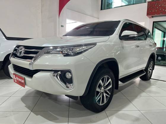 TOYOTA HILUX SW4 2.8 SRX 4X4 16V TURBO INTERCOOLER DIESEL 4P AUTOMÁTICO