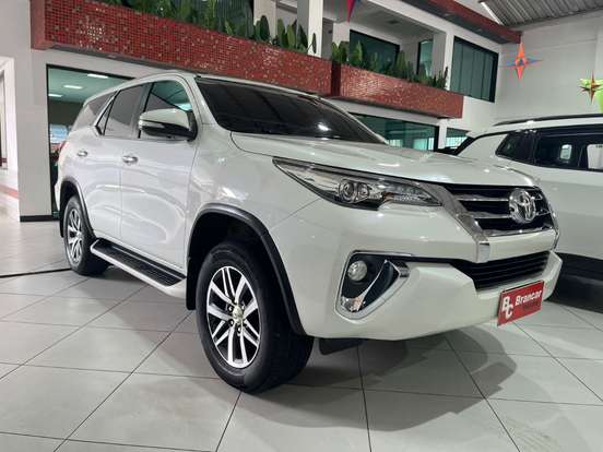 TOYOTA-HILUX SW4-2016