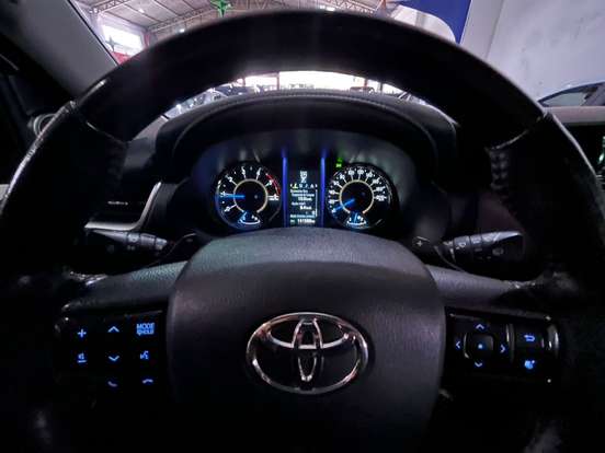 TOYOTA-HILUX SW4-2016