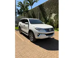TOYOTA HILUX SW4 2.8 SRX 4X4 7 LUGARES 16V TURBO INTERCOOLER DIESEL 4P AUTOMÁTICO TOYOTA HILUX SW4 2.8 SRX 4X4 7 LUGARES 16V TURBO INTERCOOLER DIESEL 4P AUTOMÁTICO