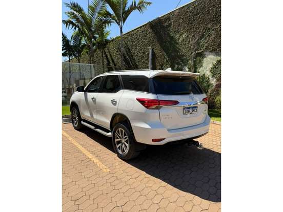 TOYOTA-HILUX SW4-2019