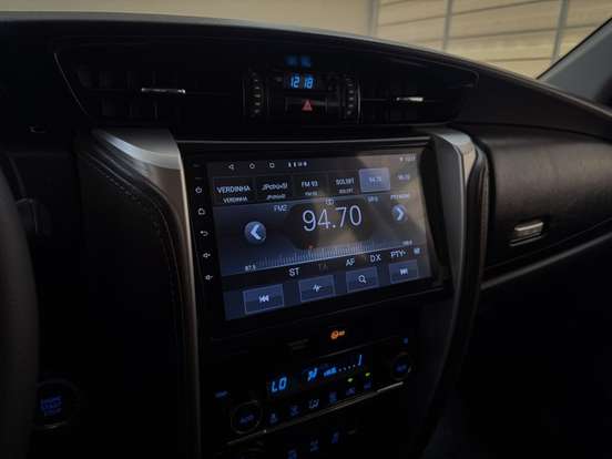 TOYOTA-HILUX SW4-2016