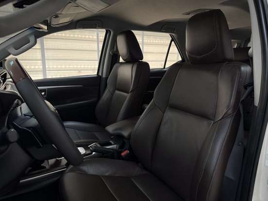 TOYOTA-HILUX SW4-2016