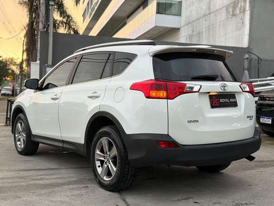 TOYOTA-RAV4-2015