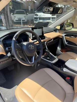 TOYOTA-RAV4-2024